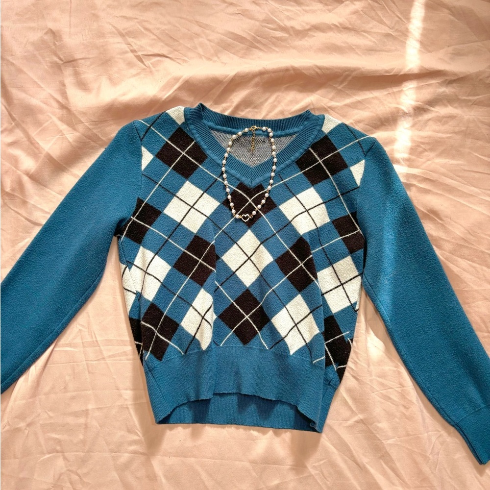 blue and black argyle soft sweater 🖤💙